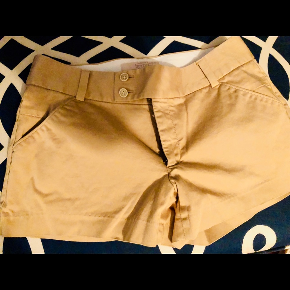 Banana Republic heritage kacki shorts! 💛